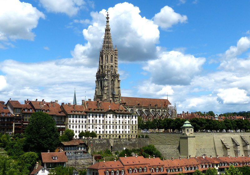 Ansicht des Berner Münsters von Südwesten