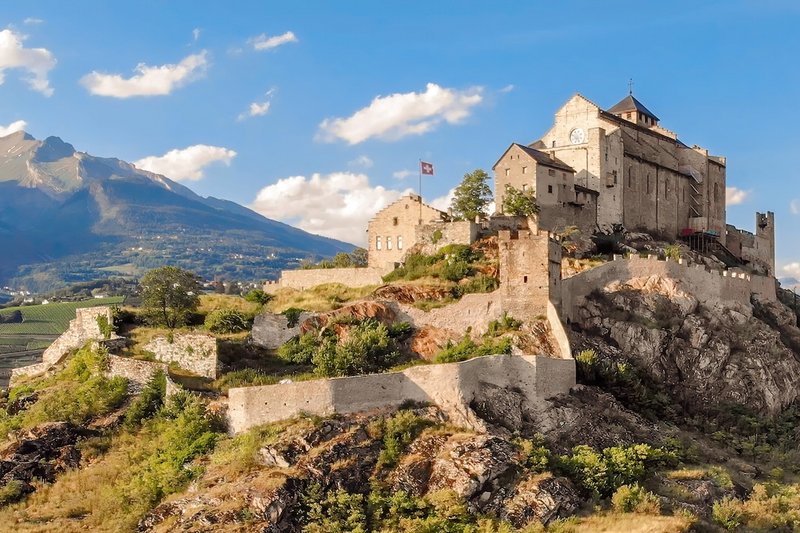 Château de Valère, Sion VS Vue aérienne de la Basilique de Valère, Sion VS